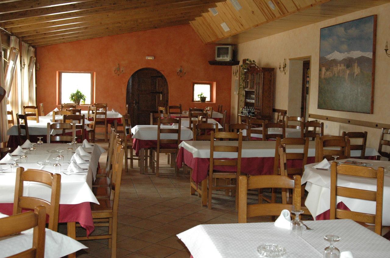 Hotel Restaurante Santa Elena Sabiñánigo Exterior foto