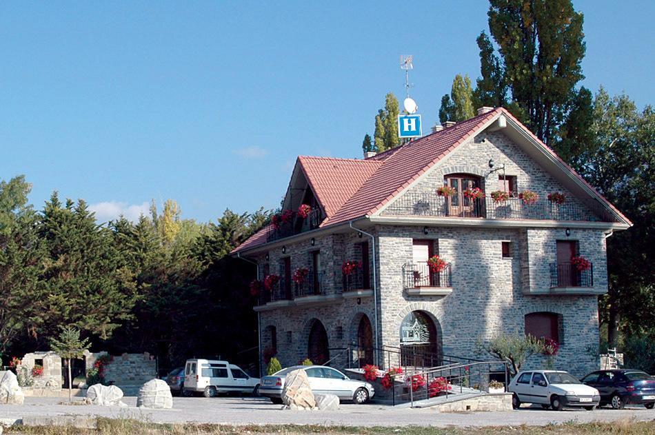 Hotel Restaurante Santa Elena Sabiñánigo Exterior foto