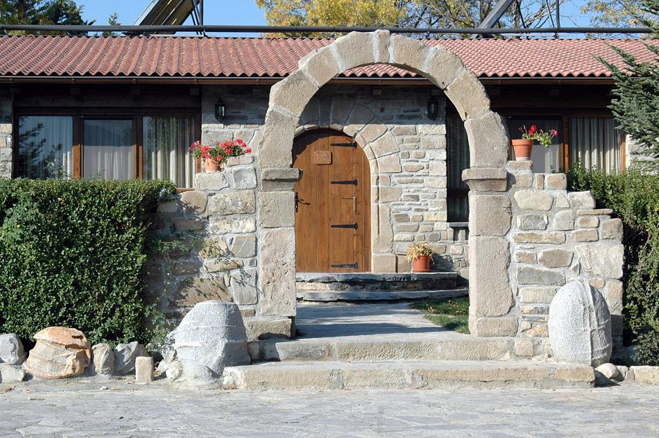 Hotel Restaurante Santa Elena Sabiñánigo Exterior foto