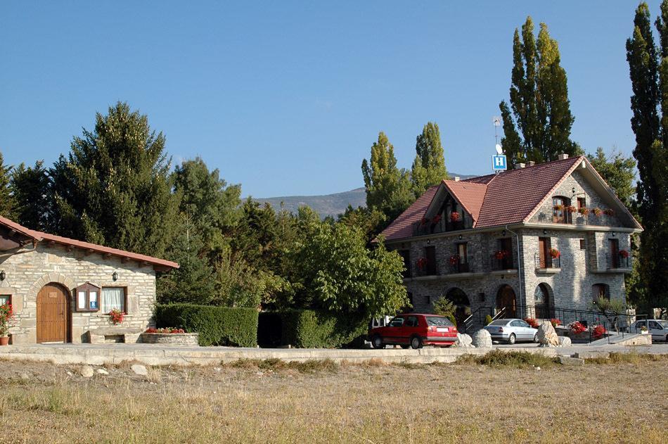 Hotel Restaurante Santa Elena Sabiñánigo Exterior foto